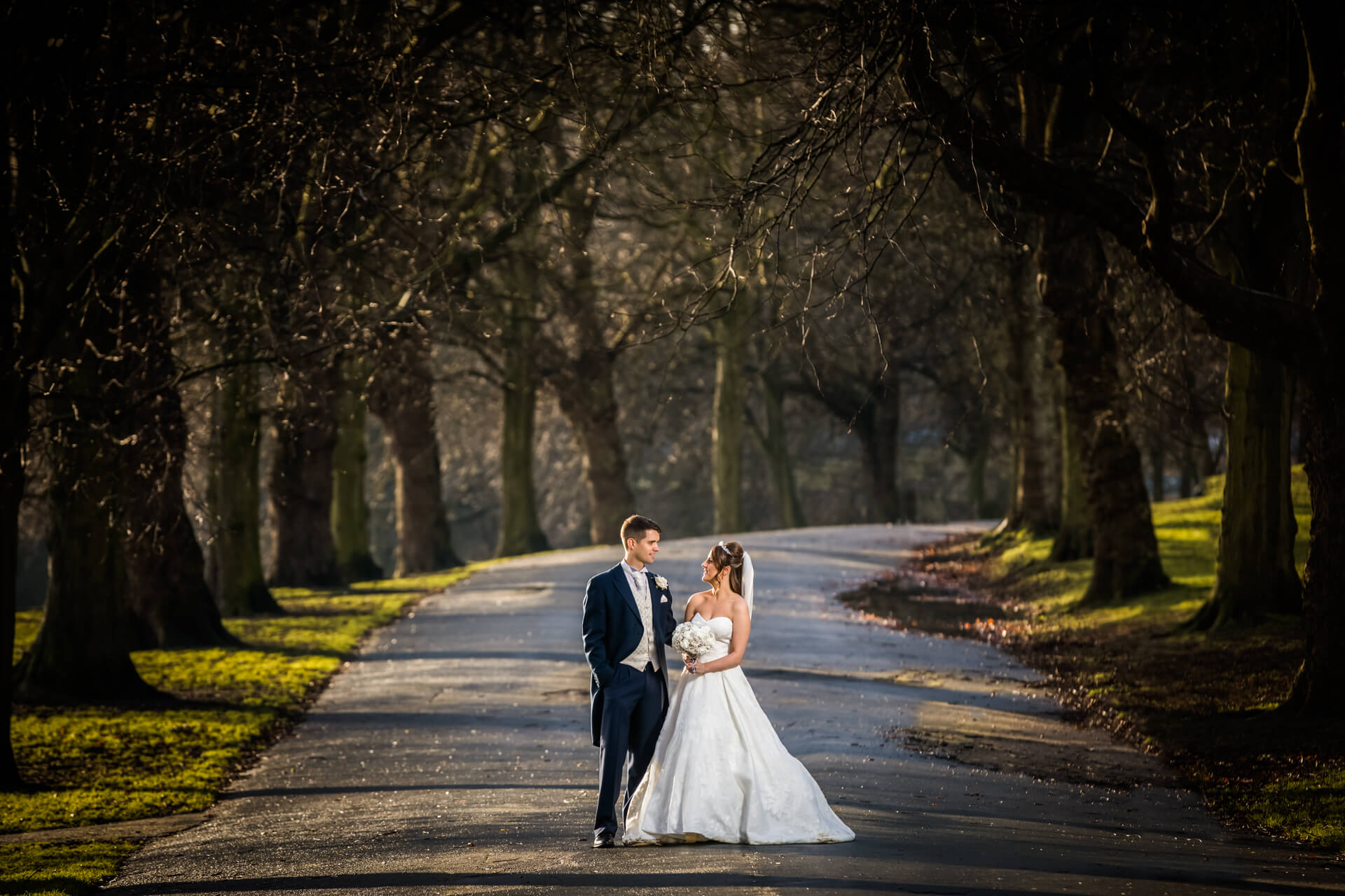Wedding couple in roundhay park